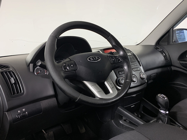 KIA Ceed 1.6, 2012 года, Механика, КРАСНЫЙ