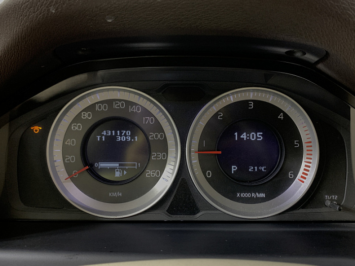 VOLVO XC70 2.4, 2011 года, Автоматическая, СИНИЙ