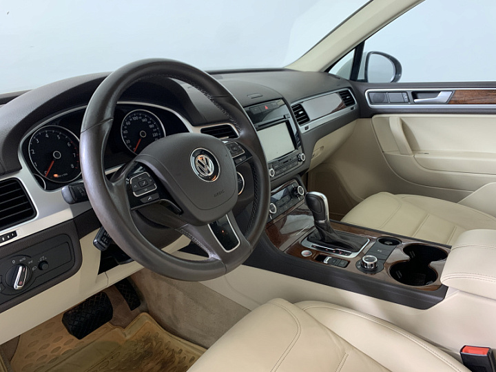 VOLKSWAGEN Touareg 3.6, 2012 года, Автоматическая, БЕЛЫЙ