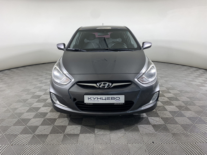 Hyundai Solaris 1.4, 2013 года, Механика, Серый