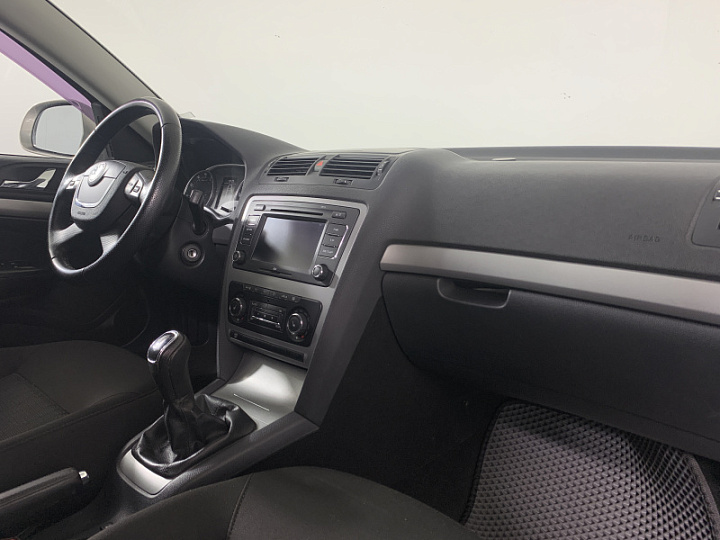 SKODA Octavia 1.4, 2011 года, Механика, СЕРЫЙ