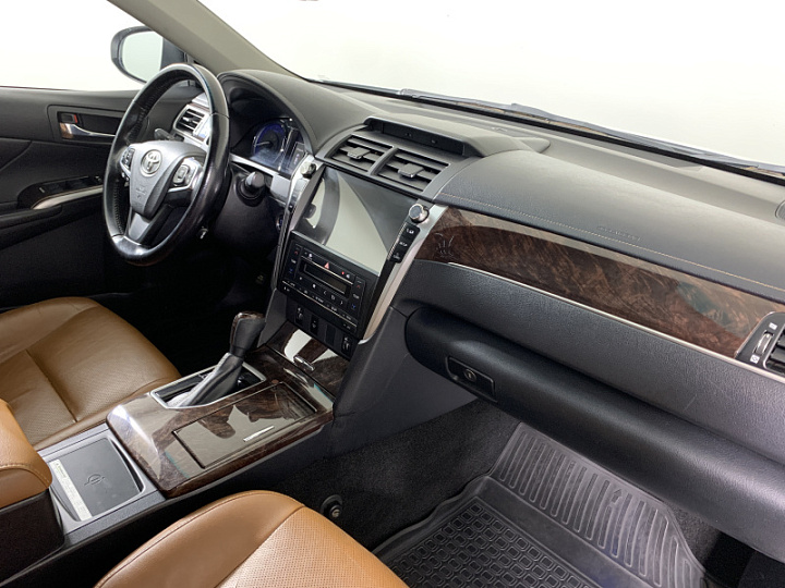 TOYOTA Camry 2.5, 2017 года, Автоматическая, БЕЛЫЙ