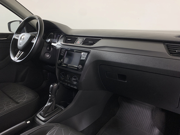 SKODA Rapid 1.6, 2019 года, Автоматическая, ЯРКО-СИНИЙ
