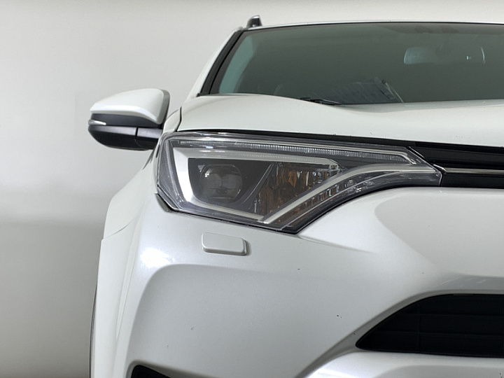 TOYOTA RAV4 2.2, 2018 года, Автоматическая, БЕЛЫЙ