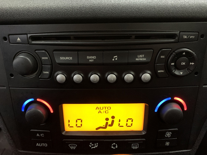 Citroen C4 1.6, 2010 года, Автоматическая, Не определен