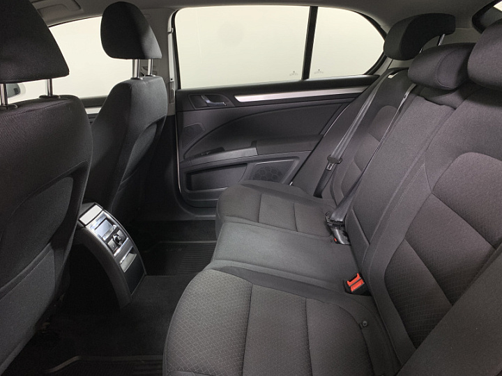 Skoda Superb 1.8, 2015 года, Автоматическая, Белый