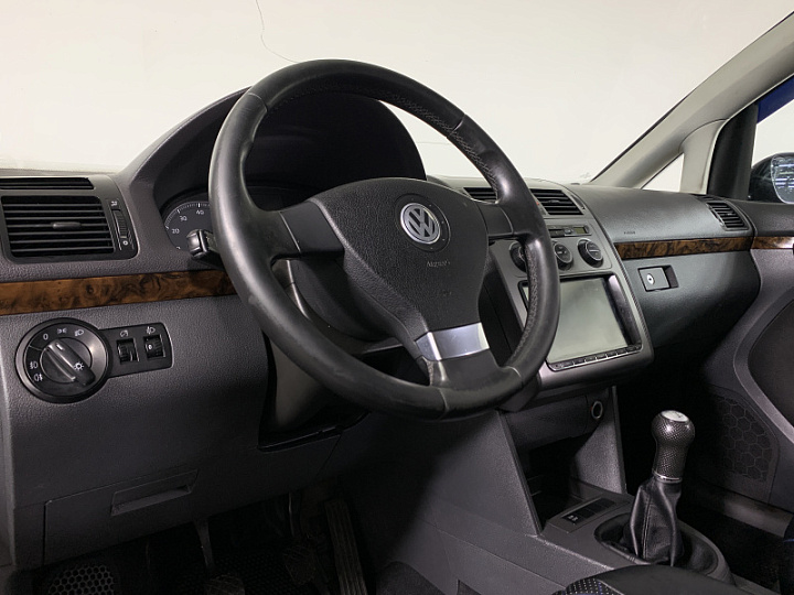 VOLKSWAGEN Touran 1.6, 2008 года, Механика, ЧЕРНЫЙ