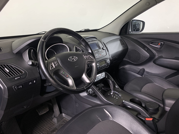 Hyundai ix35 2, 2014 года, Автоматическая, Серебристый