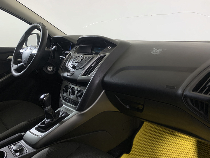 FORD Focus 1.6, 2015 года, Механика, ЖЕЛТЫЙ