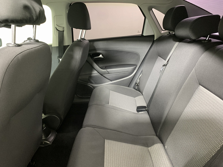 Volkswagen Polo 1.6, 2011 года, Автоматическая, Серебристый