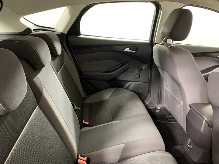 FORD Focus 1.6, 2014 года, Робот, Серебристый