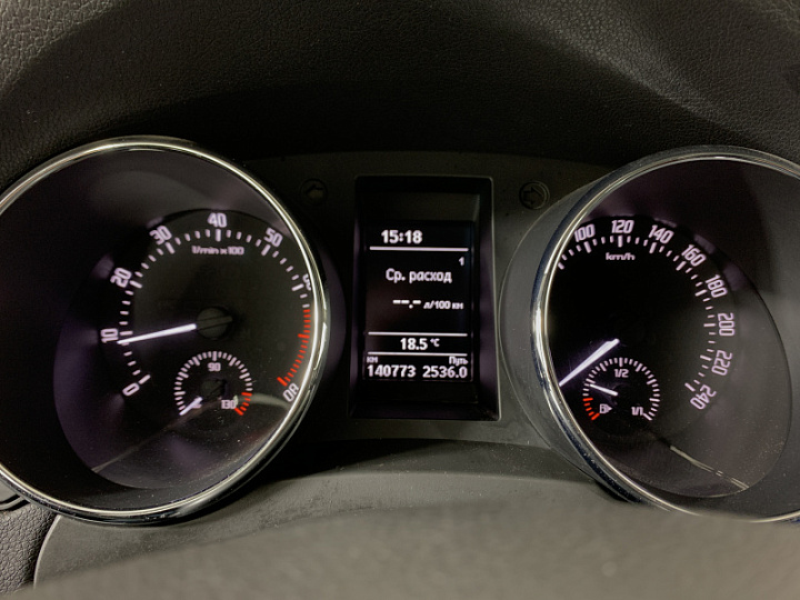 SKODA Yeti 1.6, 2014 года, Механика, КОРИЧНЕВЫЙ
