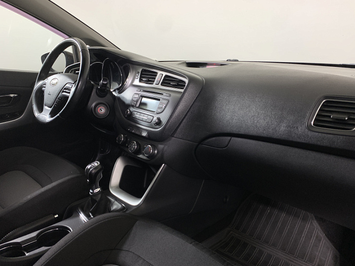 KIA Ceed 1.6, 2014 года, Механика, Коричневый