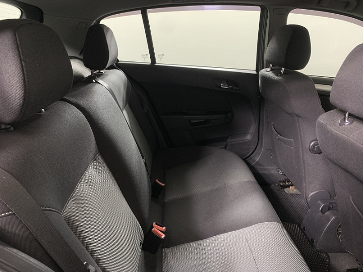Opel Astra 1.8, 2014 года, Автоматическая, Серебристый