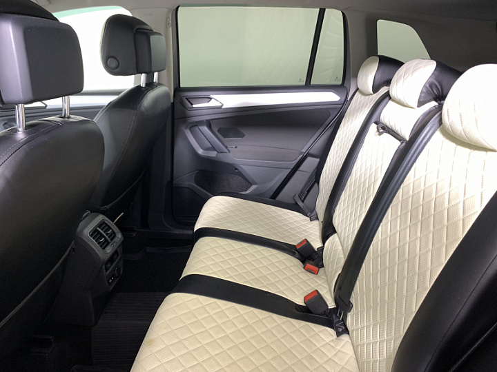 Volkswagen Tiguan 1.4, 2021 года, Робот, Серый