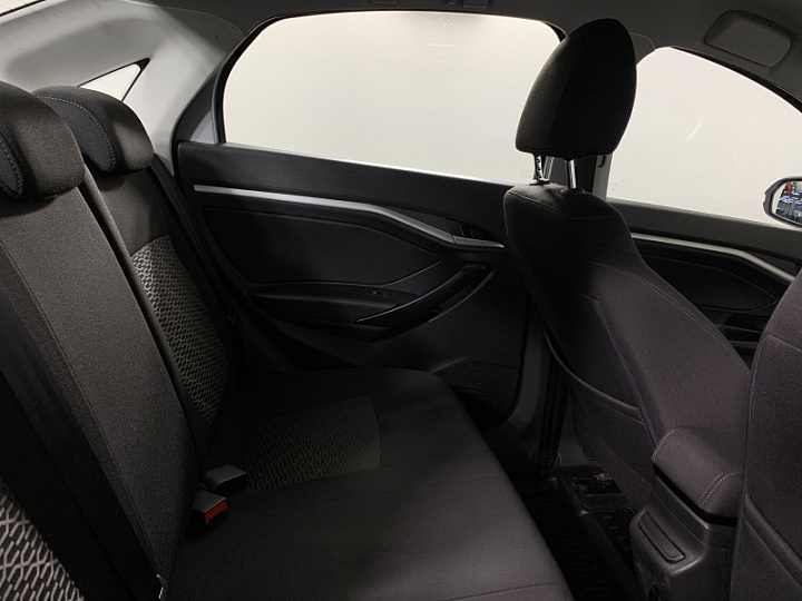 Lada Vesta 1.6, 2018 года, Механика, Серебристый