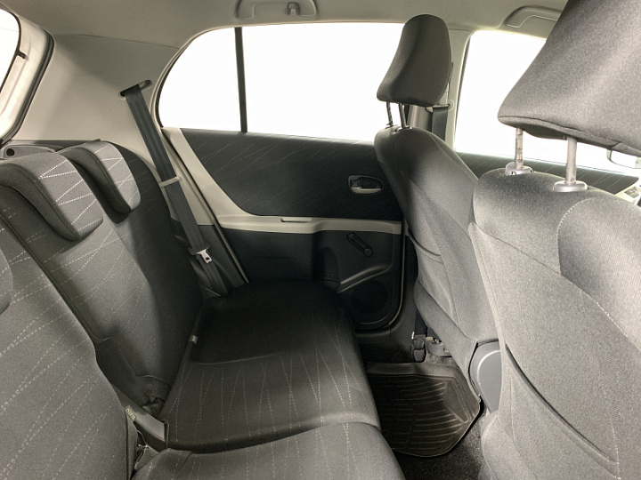 TOYOTA Yaris 1.3, 2008 года, Робот, БЕЛЫЙ