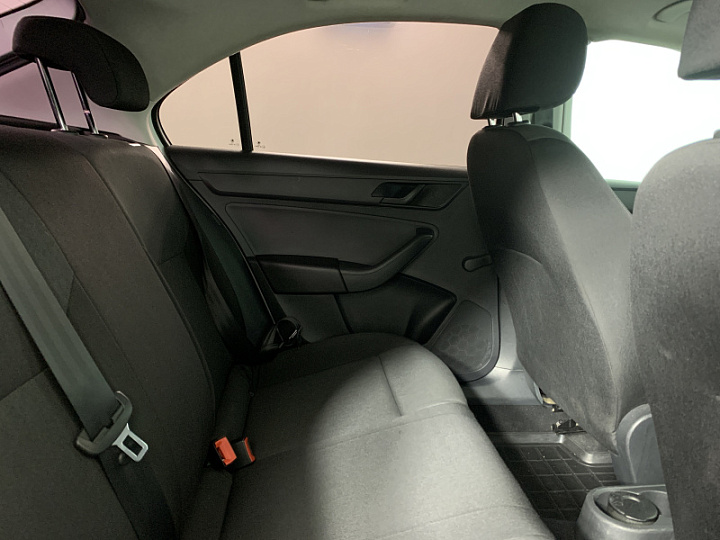SKODA Rapid 1.6, 2016 года, Механика, БЕЛЫЙ