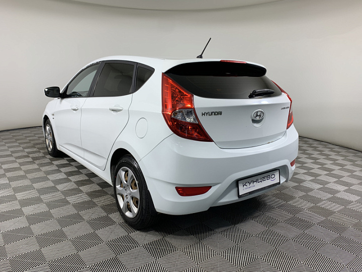 HYUNDAI Solaris 1.6, 2013 года, Механика, БЕЛЫЙ