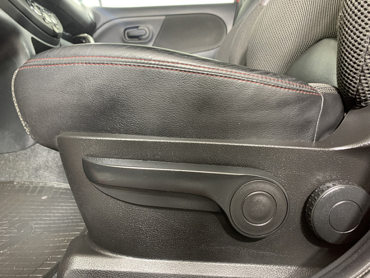NISSAN Note 1.6, 2006 года, Автоматическая, КРАСНЫЙ