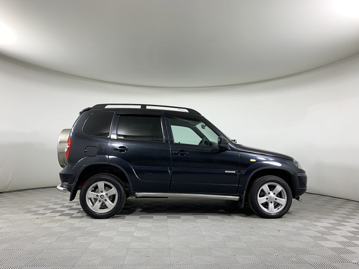 CHEVROLET Niva 1.7, 2017 года, Механика, Черно-синий