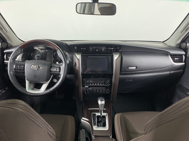 TOYOTA Fortuner 2.8, 2018 года, Автоматическая, БЕЛЫЙ