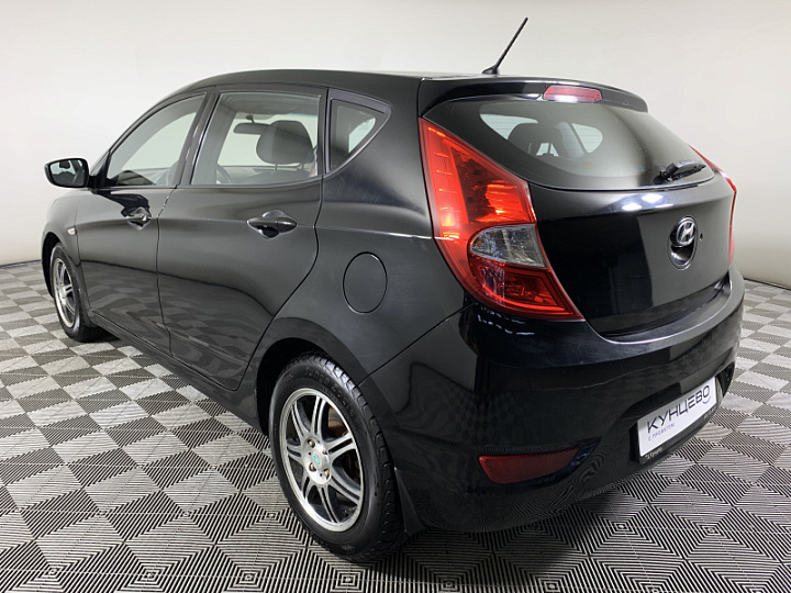 Hyundai Solaris 1.6, 2012 года, Механика, Черный
