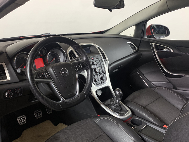 Opel Astra 1.6, 2012 года, Механика, Красный