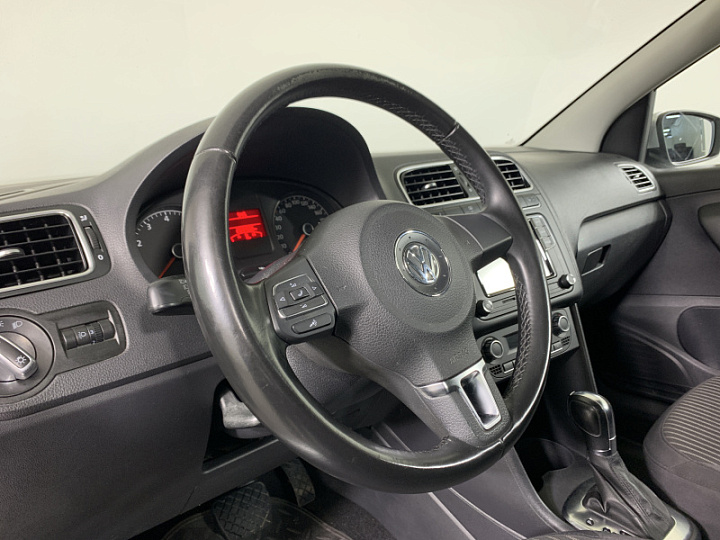 VOLKSWAGEN Polo 1.6, 2013 года, Автоматическая, Серебристый