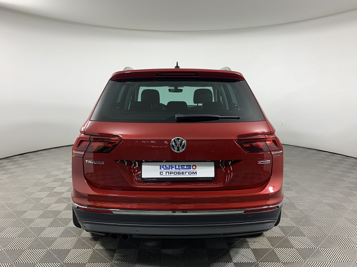 VOLKSWAGEN Tiguan 2, 2018 года, Робот, Вишневый