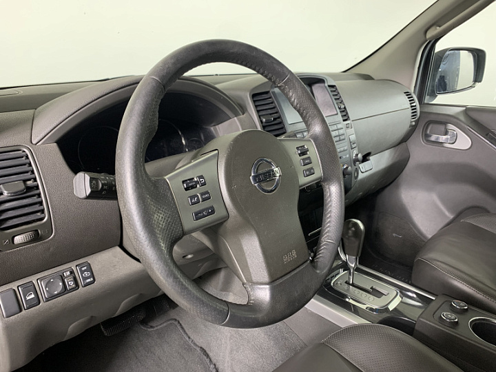 NISSAN Pathfinder 2.5, 2010 года, Автоматическая, Серебристый