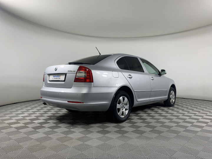 SKODA Octavia 1.6, 2013 года, Автоматическая, Серебристый