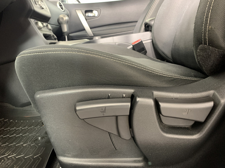 NISSAN Qashqai 2, 2010 года, Вариатор, КРАСНЫЙ