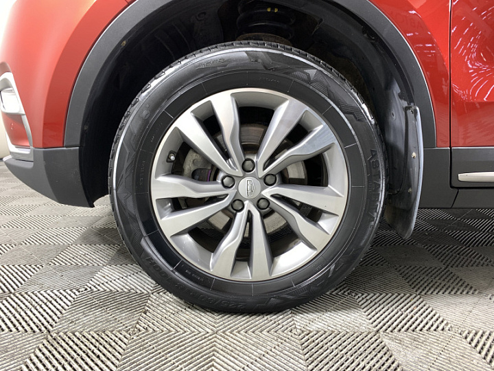 Geely Atlas 2.4, 2019 года, Автоматическая, Красный