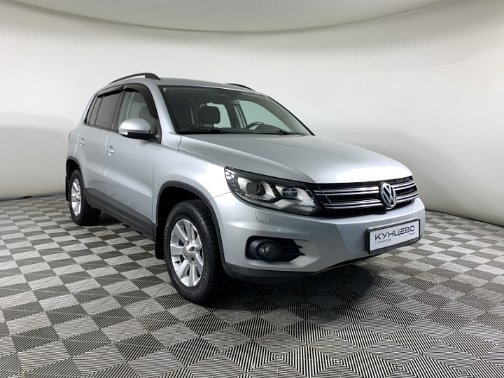 VOLKSWAGEN Tiguan 2, 2011 года, Автоматическая, Серебристый
