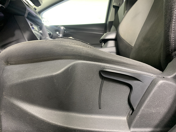FORD Focus 1.6, 2012 года, Механика, Серебристый