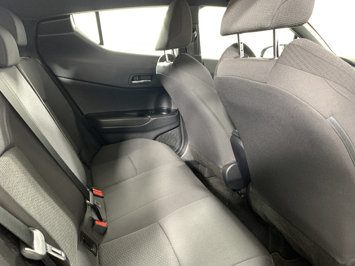 TOYOTA C-HR 1.8, 2019 года, Автоматическая, СЕРЫЙ