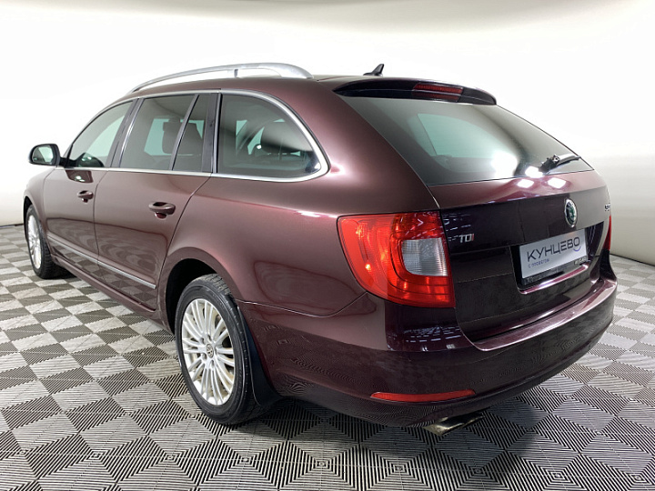 SKODA Superb 2, 2013 года, Робот, ТЕМНО-БОРДОВЫЙ