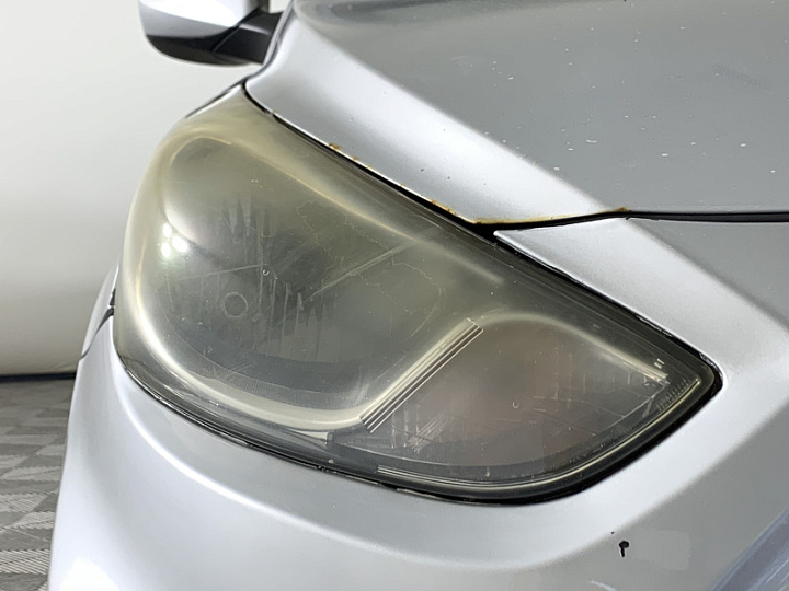 HYUNDAI Solaris 1.4, 2012 года, Механика, Серебристый