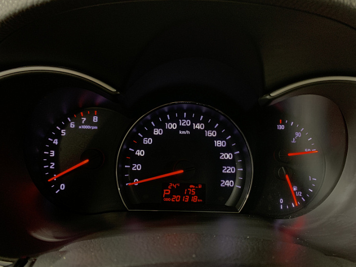 KIA Sorento 2.4, 2013 года, Автоматическая, БЕЖЕВЫЙ
