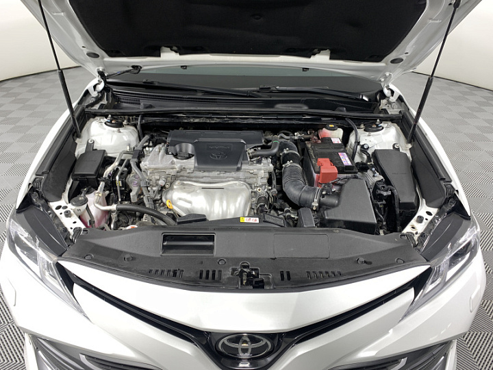 TOYOTA Camry 2.5, 2019 года, Автоматическая, БЕЛЫЙ