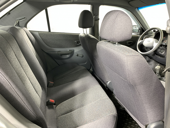 HYUNDAI Accent 1.5, 2006 года, Механика, Серебристый
