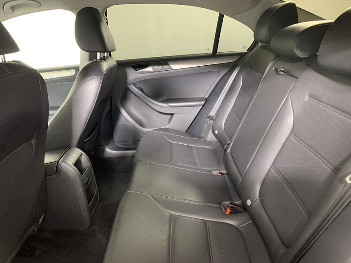 Volkswagen Jetta 1.8, 2015 года, Автоматическая, Светло серый