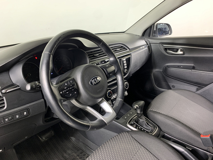KIA Rio 1.6, 2018 года, Автоматическая, Серебристый