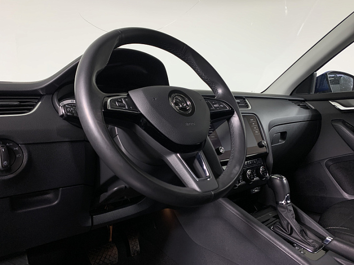 SKODA Octavia 1.8, 2020 года, Робот, Бронзовый