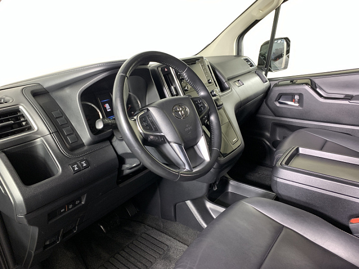 Toyota HiAce 2.8, 2020 года, Автоматическая, Черный