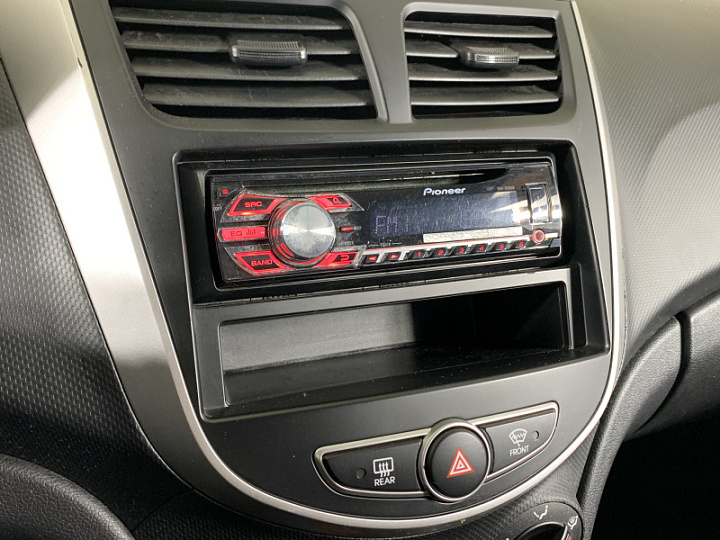 HYUNDAI Solaris 1.6, 2012 года, Автоматическая, Бежево-серый