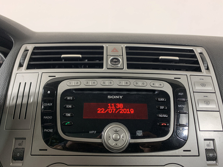 FORD Kuga 2.5, 2012 года, Автоматическая, Серебристый