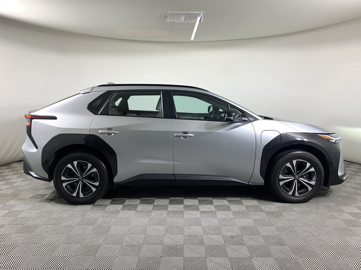 Toyota bZ4X 0, 2022 года, Автоматическая, Серый