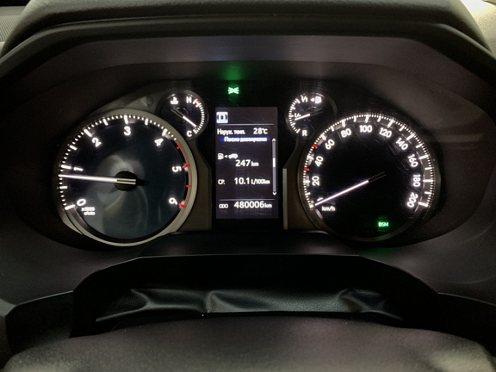 Toyota Land Cruiser Prado 2.8, 2018 года, Автоматическая, Светло серый
